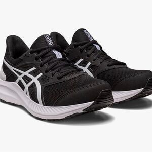 NWT ASICS JOLT 4 Size 7 - Wide fit